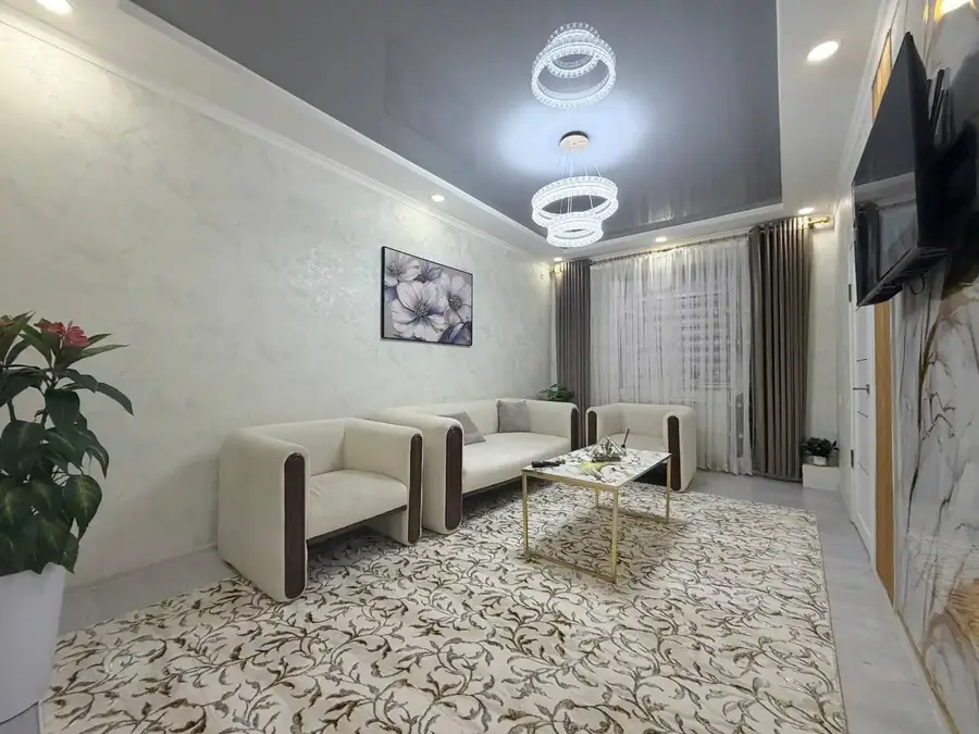 2 xonali kvartira sotiladi − 50 m²
