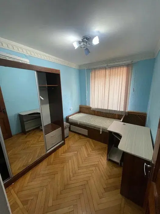 Сдается 2-комнатная квартира − 27 м²