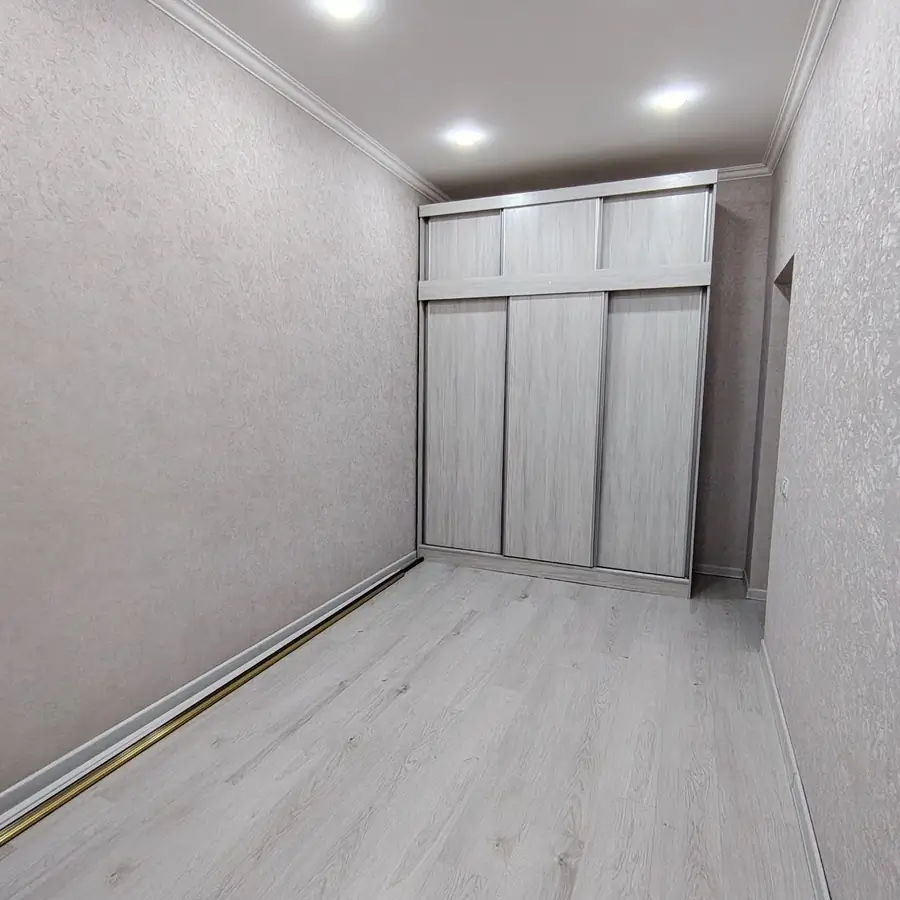 3 xonali kvartira sotiladi − 82 m²