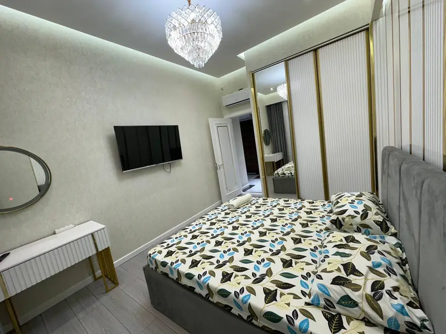 Сдается 1-комнатная квартира − 70 м²