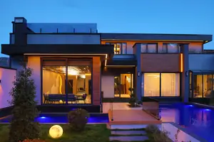 3 qavatli uy sotiladi − 600 m²