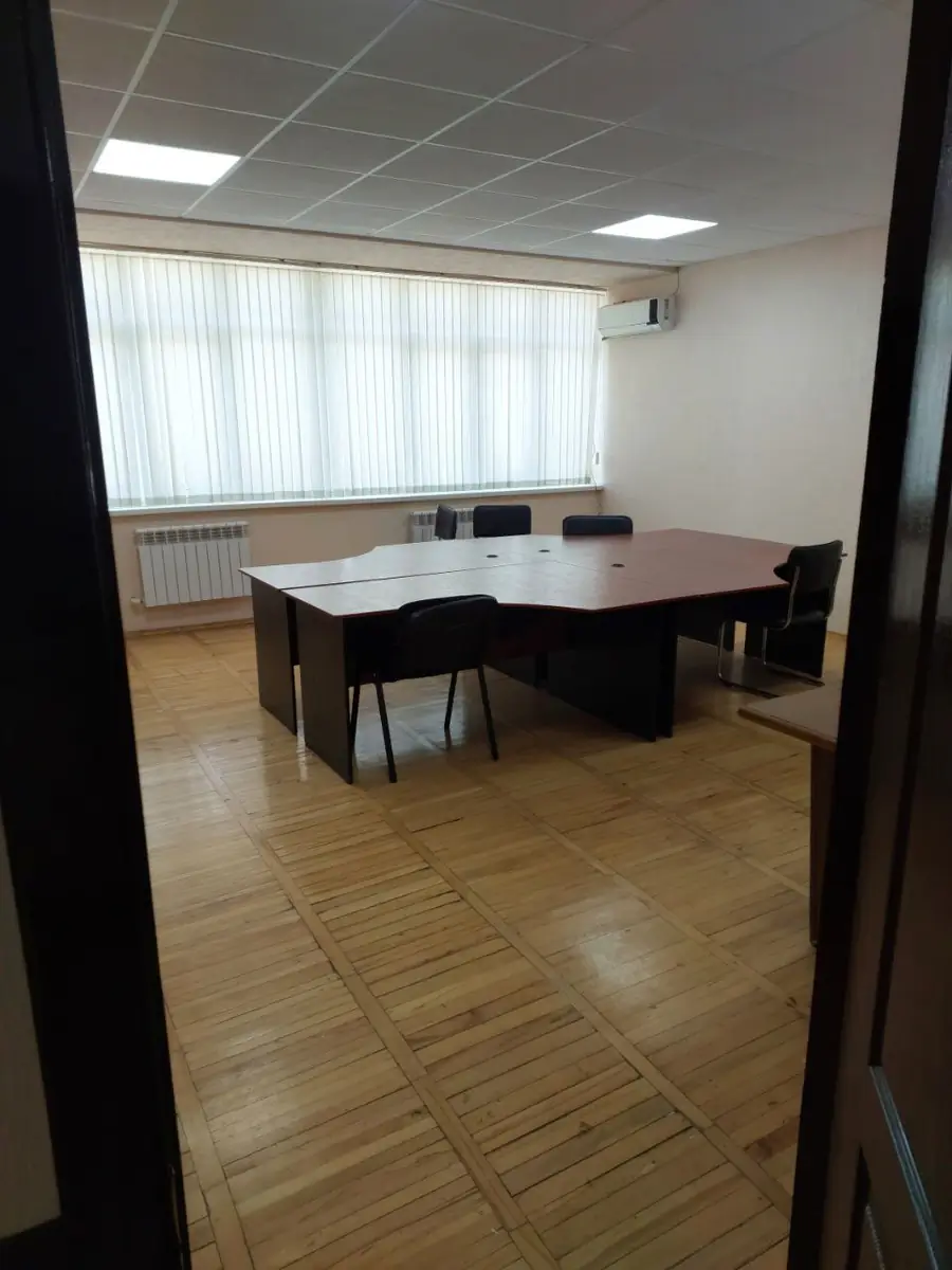 Ijaraga ofis − 80 m²