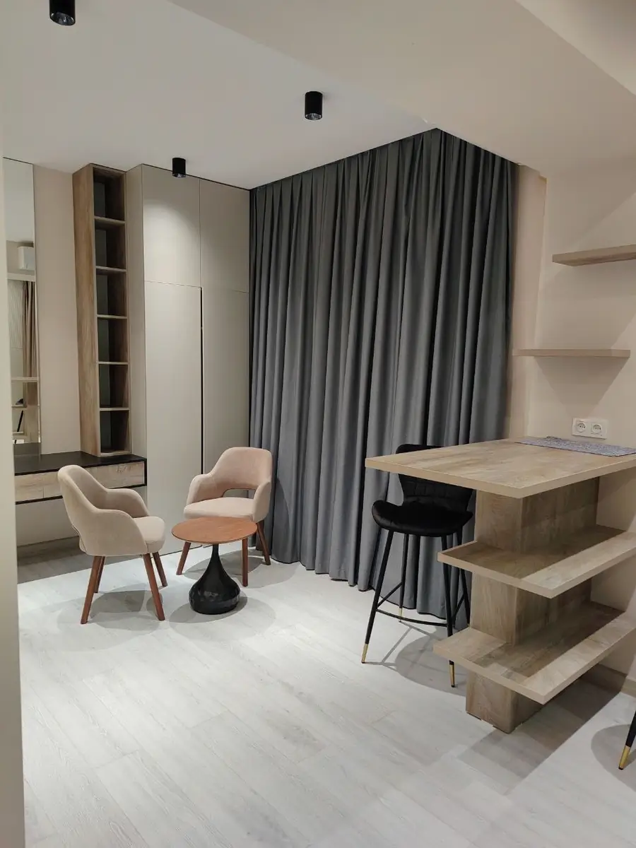 Продается 1-комнатная квартира − 33 м²