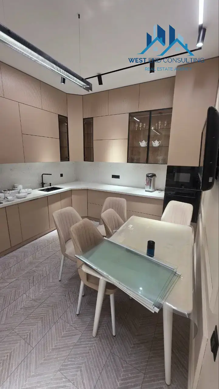 Ijaraga 2 qavatli uy − 200 m²