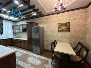 Сдается Более 5-комнатная квартира − 160 м²