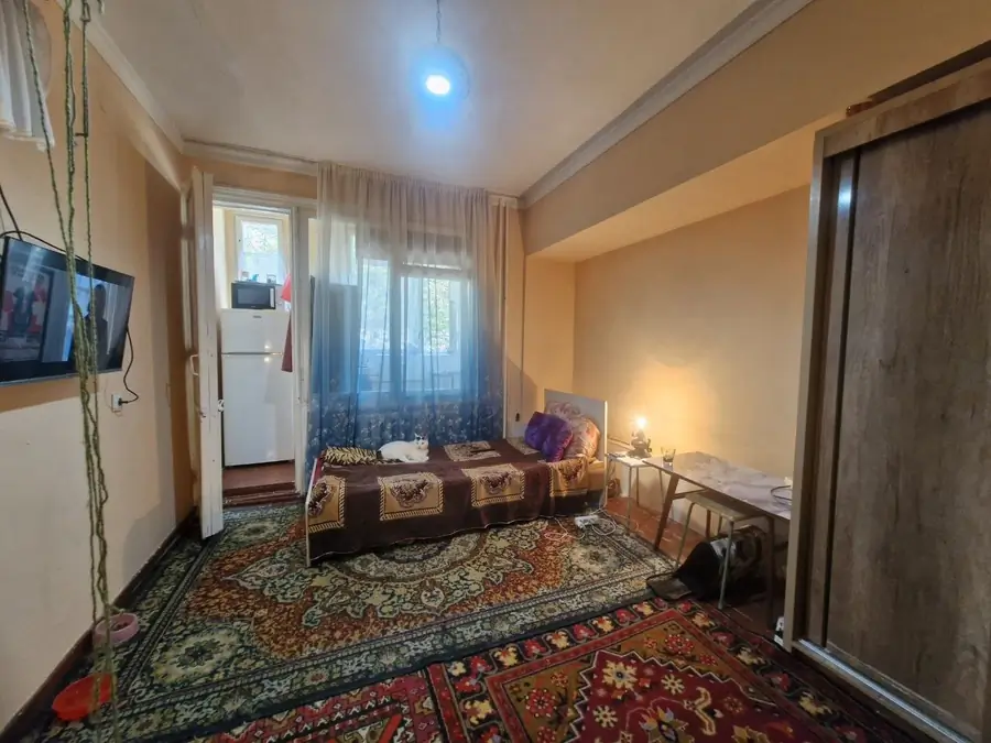 1 xonali kvartira sotiladi − 22 m²