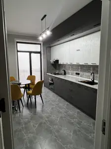 Сдается 2-комнатная квартира − 70 м²