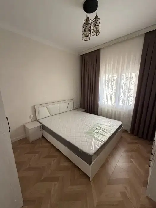Сдается 4-комнатная квартира − 95 м²