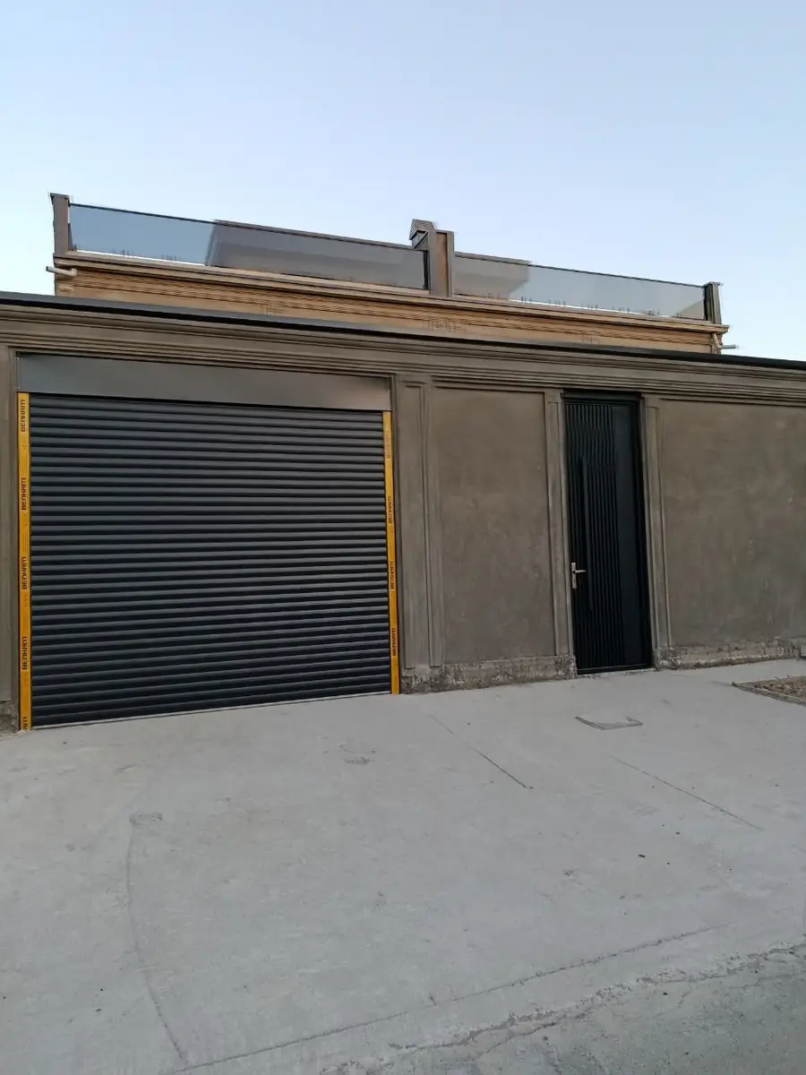 4 qavatli uy sotiladi − 512 m²