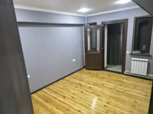 4 xonali kvartira sotiladi − 90 m²