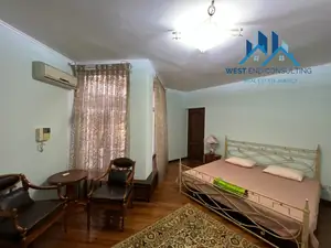 Сдается 2-этажный дом − 300 м²