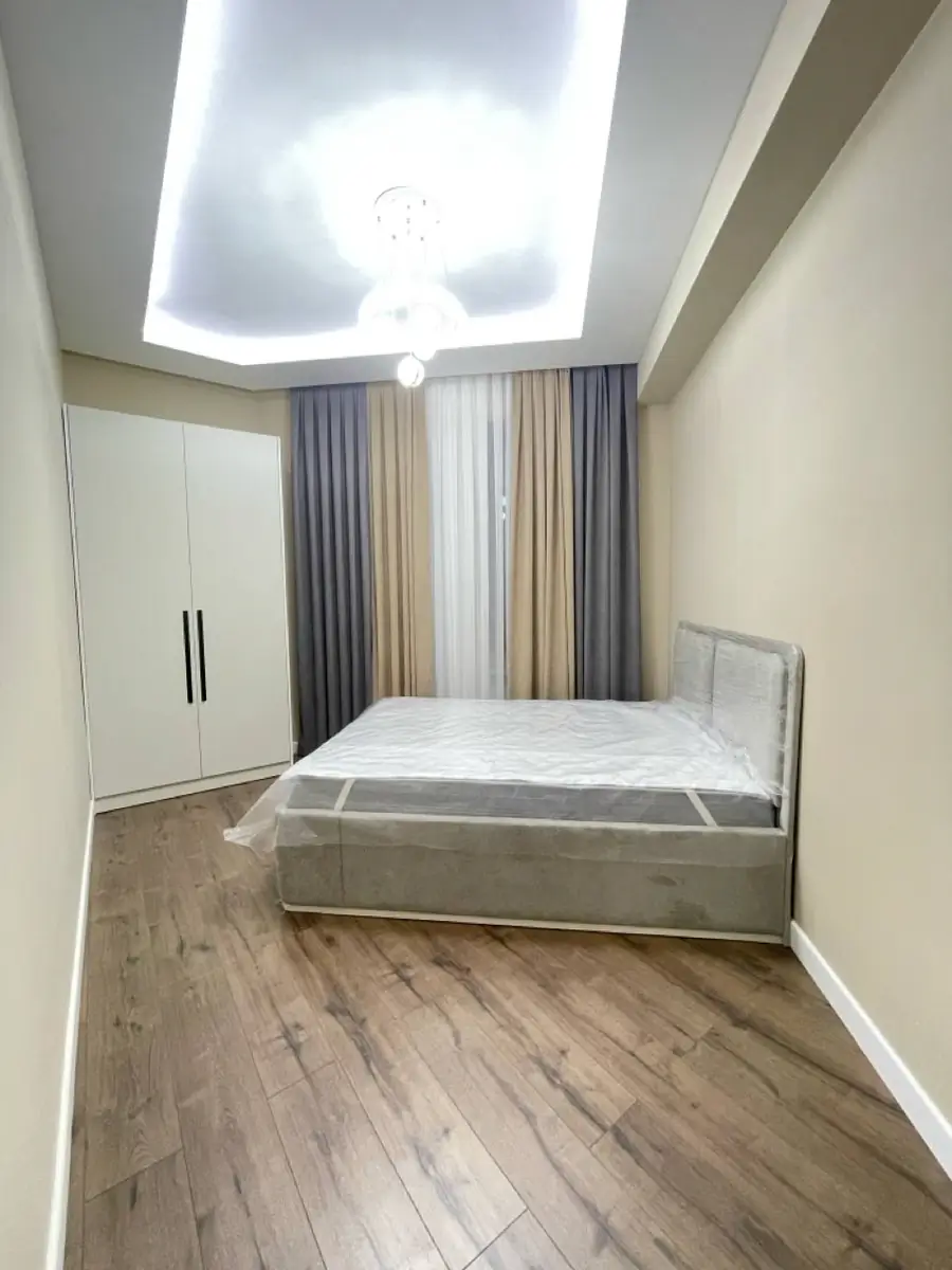 3 xonali kvartira sotiladi − 90 m²