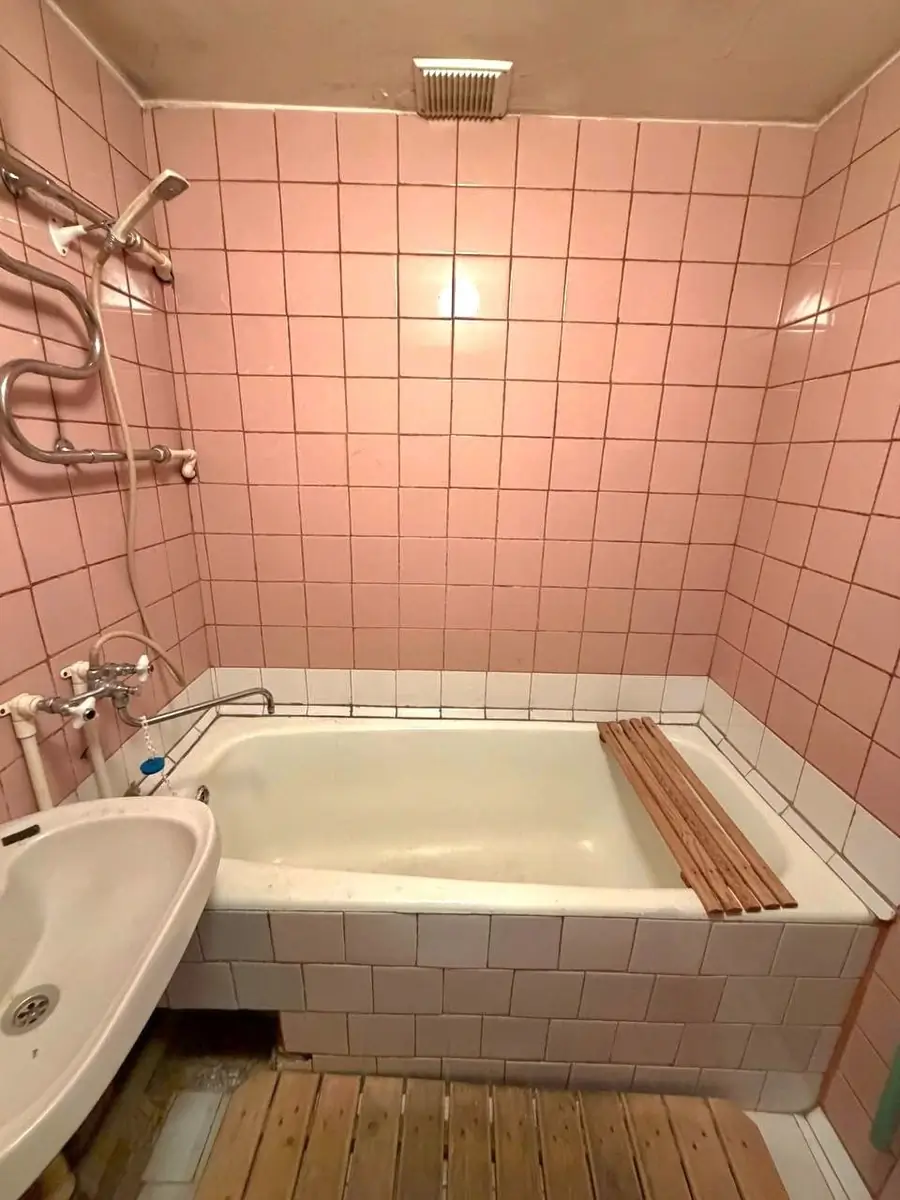 3 xonali kvartira sotiladi − 75 m²