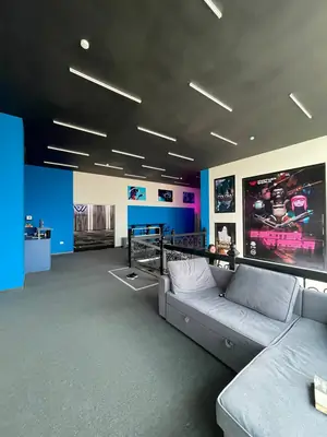Savdo-sotiq maydoni − 1200 m², 3/3 qavat