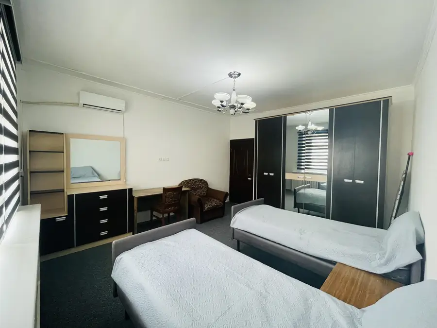 Сдается Более 5-комнатная квартира − 130 м²