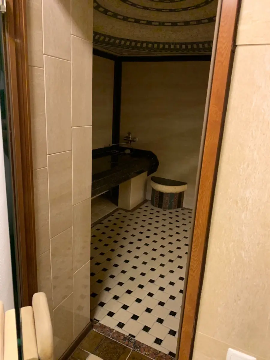 Ijaraga 4 qavatli uy − 700 m²