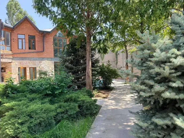 Ijaraga 4 qavatli uy − 1200 m²