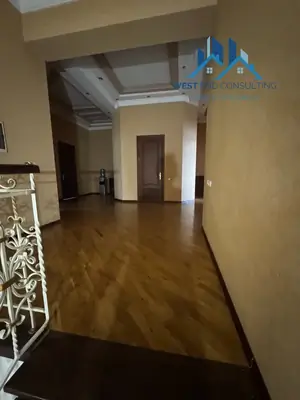 Ofis − 650 m², 1/3 qavat