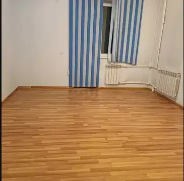 4 xonali kvartira sotiladi − 130 m²