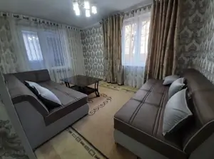 Сдается 2-комнатная квартира − 65 м²