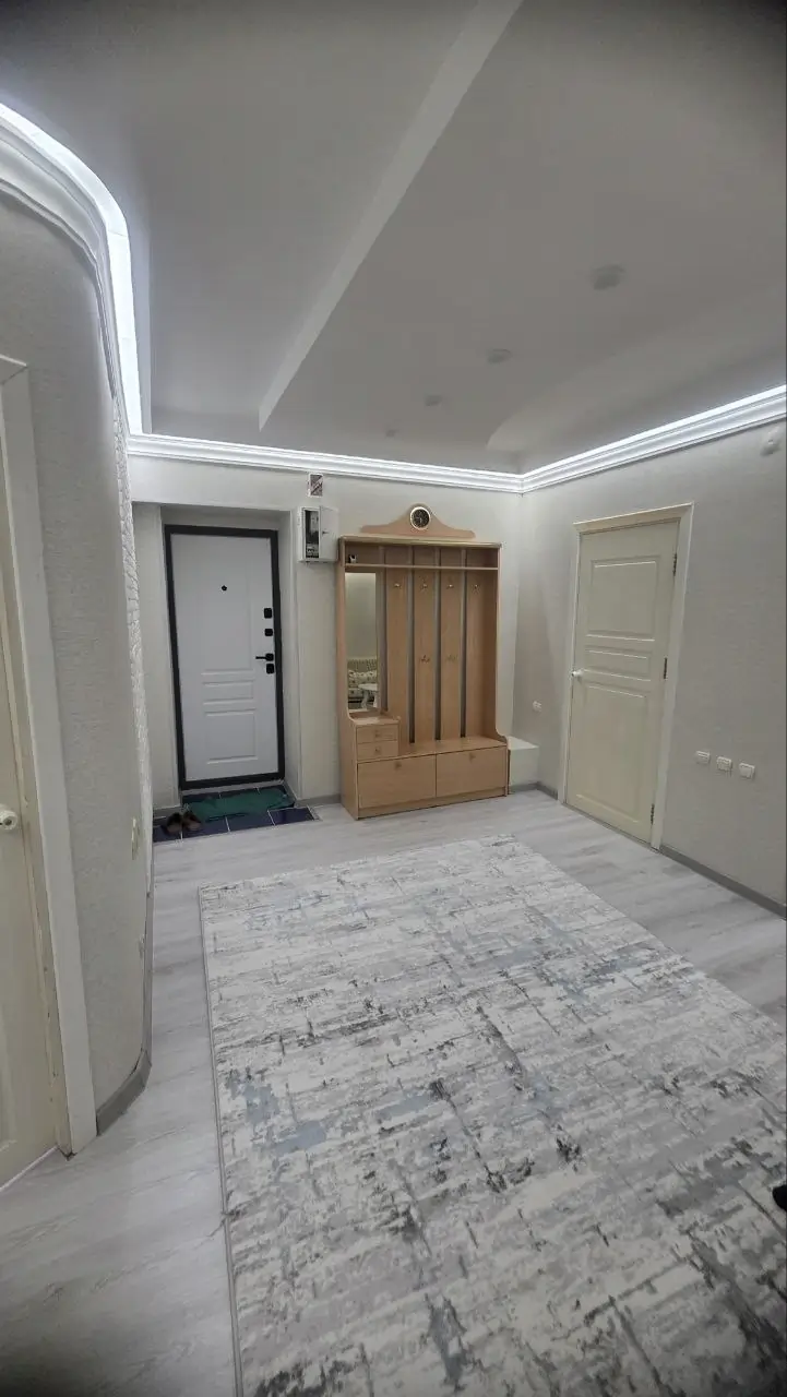 Сдается 3-комнатная квартира − 65 м²