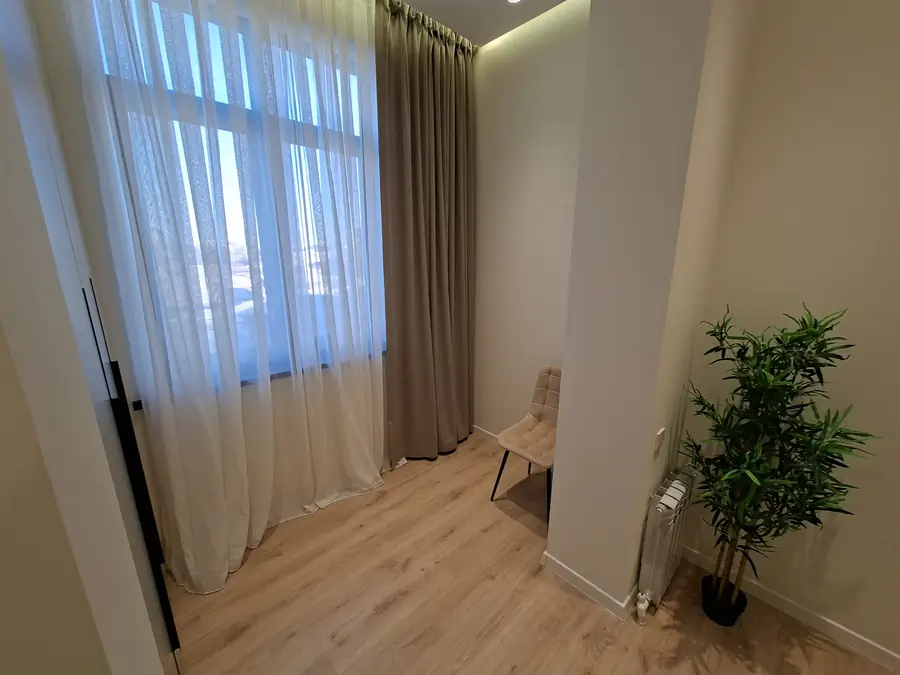 Продается 4-комнатная квартира − 110 м²