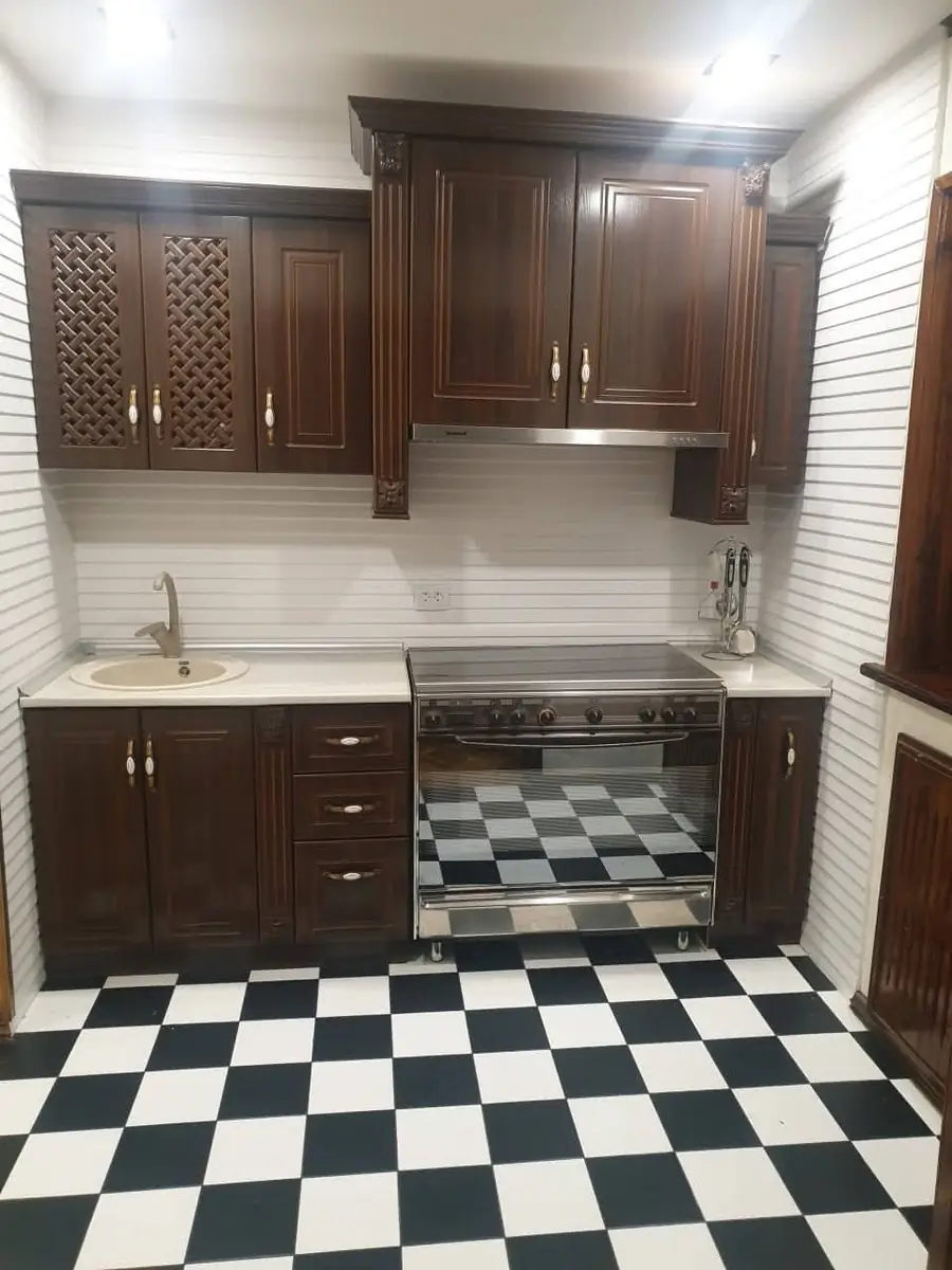 Продается 4-комнатная квартира − 124 м²