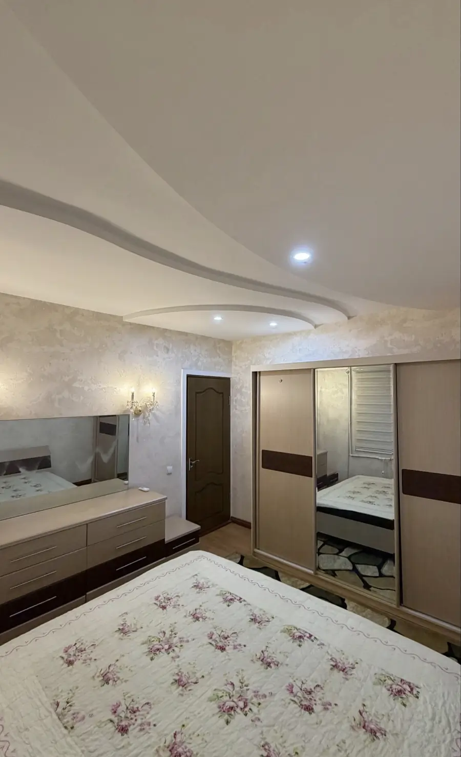 Сдается 3-комнатная квартира − 78 м²