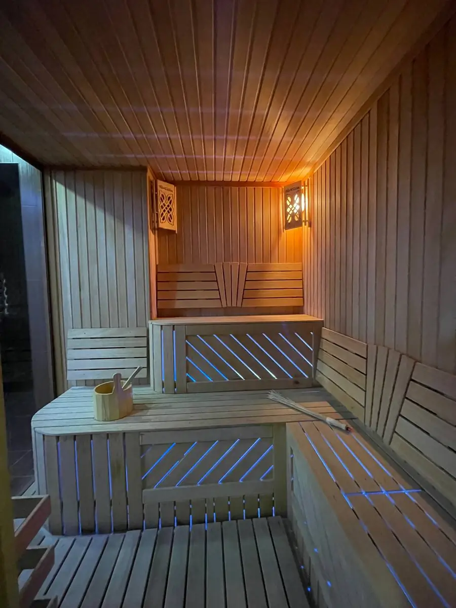 Сдается 4-этажный дом − 1000 м²