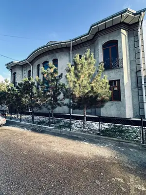 2 qavatli uy sotiladi − 500 m²