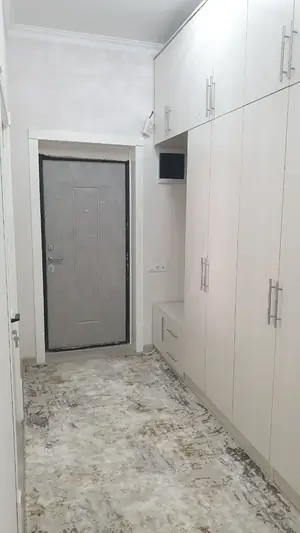 Сдается 2-комнатная квартира − 75 м²