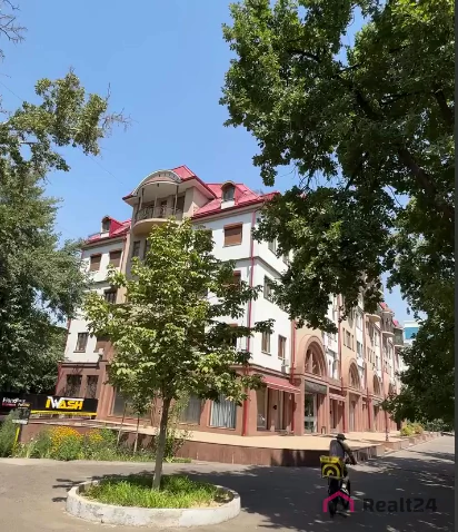 2-комнатная квартира − 80 м², 3/5 этаж