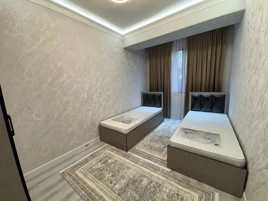 3 xonali kvartira sotiladi − 81 m²