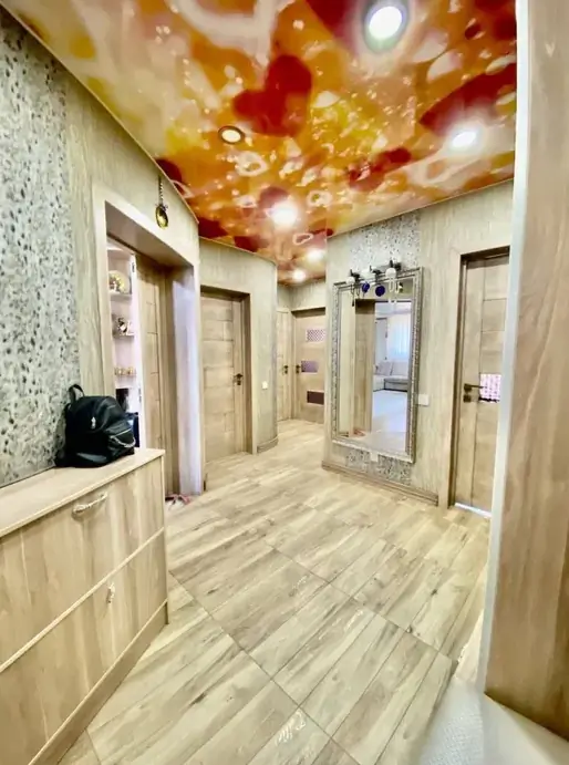 4 xonali kvartira sotiladi − 100 m²