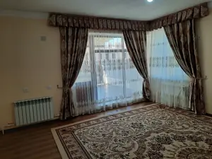 Сдается 3-комнатная квартира − 210 м²