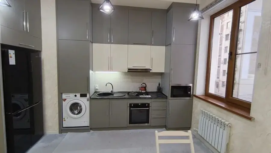 Сдается 2-комнатная квартира − 65 м²