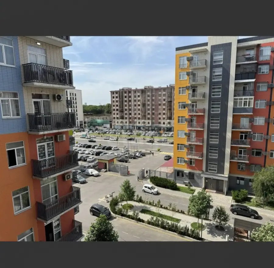 Продается 3-комнатная квартира − 74 м²