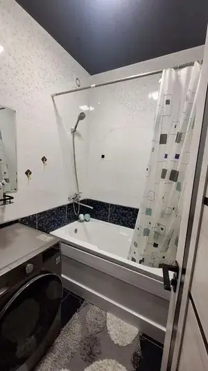 Сдается 4-комнатная квартира − 68 м²
