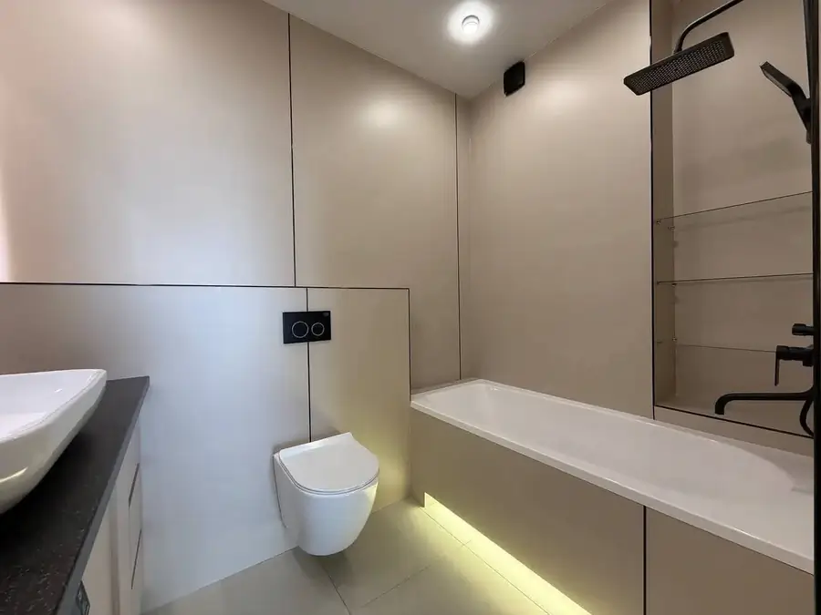 2 xonali kvartira sotiladi − 51 m²