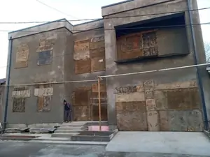2 qavatli uy − 500 m², 4 sot.