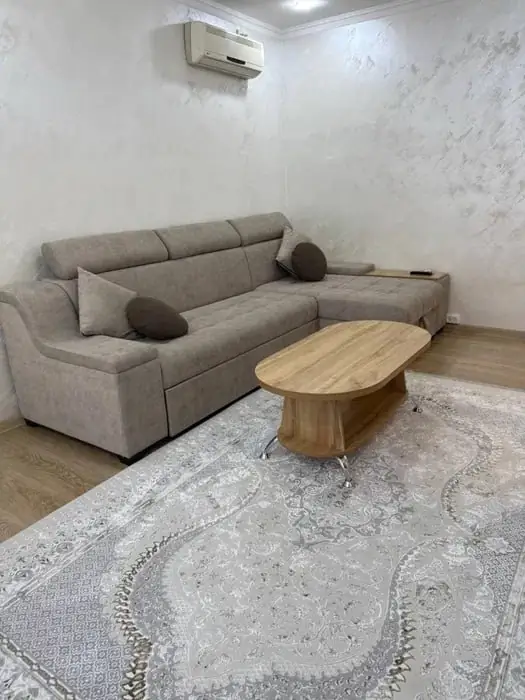 Сдается 3-комнатная квартира − 90 м²