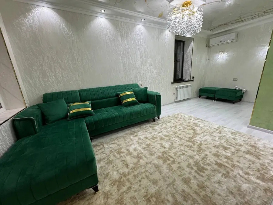 2 xonali kvartira sotiladi − 60 m²