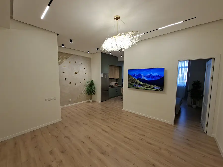 Продается 4-комнатная квартира − 110 м²