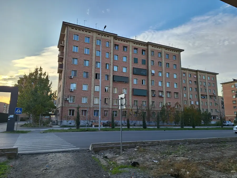 Продается 2-комнатная квартира − 47 м²