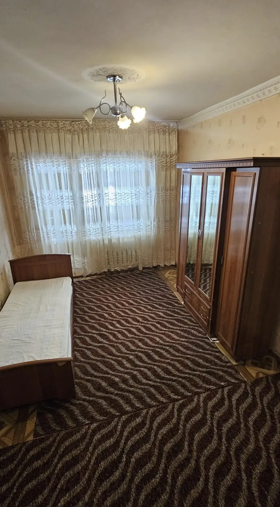 Сдается 1-комнатная квартира − 40 м²