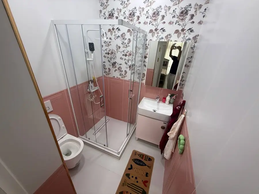 Ijaraga 3 qavatli uy − 400 m²