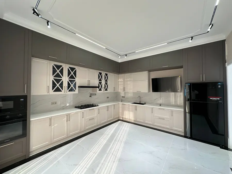 Продается 2-этажный дом − 368 м²