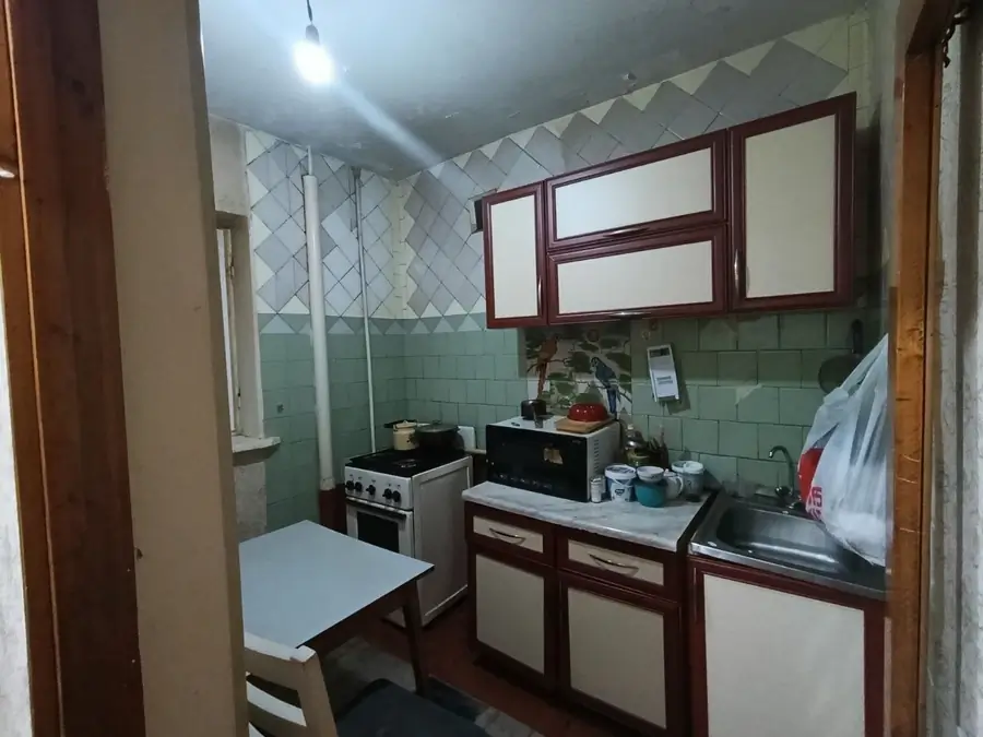 Продается 1-комнатная квартира − 32 м²