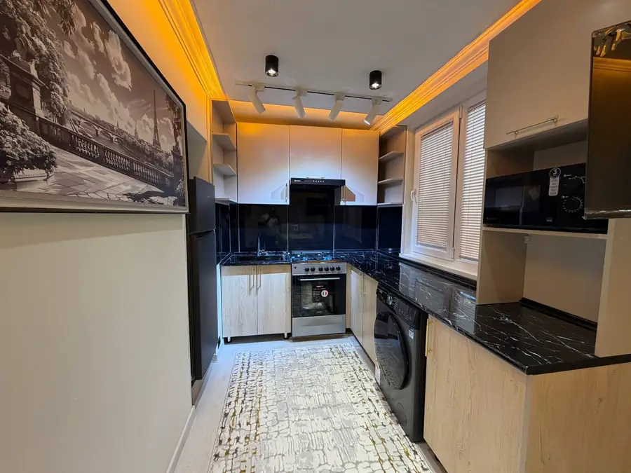 3 xonali kvartira sotiladi − 54 m²