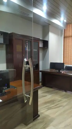 Ofis − 253 m², 2/4 qavat